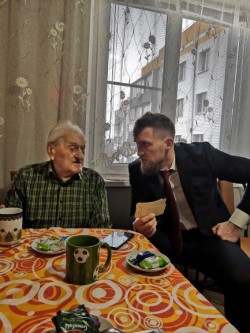 Кудряшов Д.А. поздравил с Новым годом Баталова В.В.- участника войны